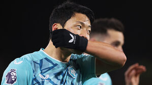'EPL 두 자릿수 득점' 황희찬 "허리 부상 심하지는 않다"