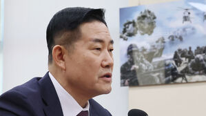 신원식, 군 정신교육교재 '독도=분쟁지' 기술 공식 사과
