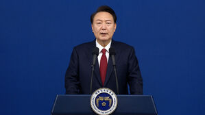 윤 대통령 "도시 주택 공급 늘릴 것…재개발 · 건축 절차 원점 재검토"