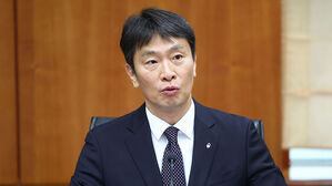 금감원장 "금융시장 리스크 확산 막기 위해 비상 계획 개편"
