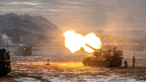 군, 새해 첫날 포사격 훈련으로 '압도적 화력' 과시