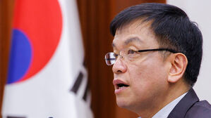 최상목 부총리 "부동산 PF 위험 철저히 관리해야"