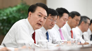 윤 대통령 "국민 잘사는 데 필요한 정책은 좌고우면 말고 빠르게 가야"