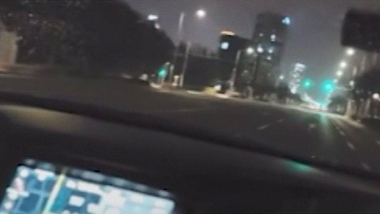 라이브 켜고 무면허 운전한 초등학생과 중학생