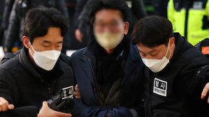 외제차서 내린 이재명 습격범?&hellip;"지지자 차량, 공범 아닌 듯"