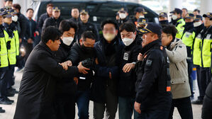 이재명 대표 급습 피의자 구속영장 청구&hellip;오늘 실질심사