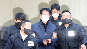 이재명 대표 급습범, '변명문'에 정치인 비하하며 감정 노출