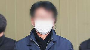 '이재명 급습' 피의자, 가덕도 사전 답사&hellip;"신상 공개 검토 중"