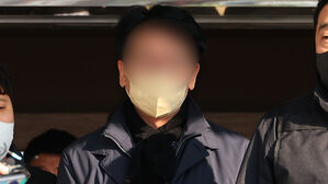 검찰 "이 대표 습격범, 경제난&middot;건강 악화에 자포자기 심정 범행"