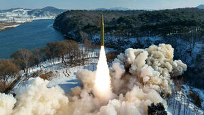 국방부 "IRBM 발사는 명백한 도발&hellip;직접적 도발 시 압도적 대응"