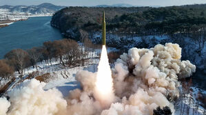 북 "극초음속 IRBM 발사&hellip;신형 고체연료 엔진 사용"