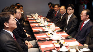 한동훈, 3선 의원 오찬 간담회&hellip;'희생&middot;헌신' 간접적 메세지?