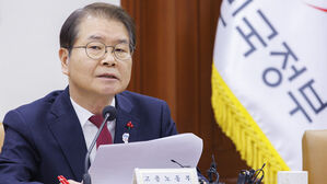 노동장관 "육아 친화적 기업 인센티브 강화"