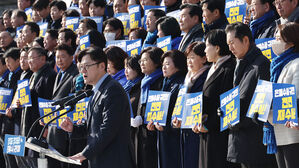 민주, '이재명 헬기 이송' 권익위 조사에 "명백히 정치적 의도"