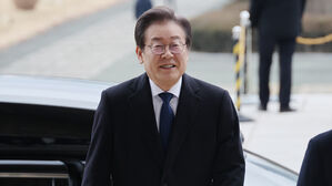 이재명, 당무 복귀&hellip;"국민 맡긴 책임, 최선 다해 수행"