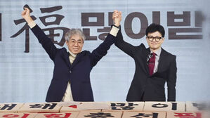 "김경율 vs 정청래"&hellip;"시스템 아닌 낙하산 공천" 반발