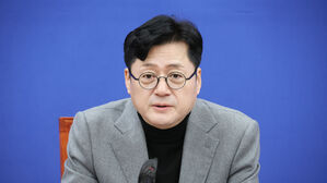 홍익표 "코리아 디스카운트 최대 원인은 윤 대통령"