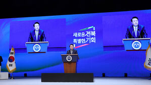 윤 대통령 "전북 비약적 발전 이루도록 직접 꼼꼼히 챙기겠다"