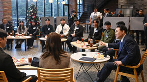 윤 대통령 "청년 목소리, 제대로 &middot; 빠르게 정책 반영하겠다"