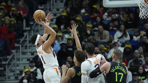 '부커 52점' NBA 피닉스, 뉴올리언스 꺾고 4연승
