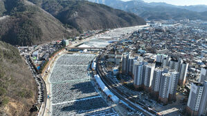 '역시 글로벌 축제' 화천산천어축제 관광객 100만 명 돌파