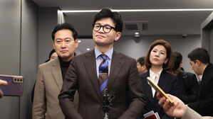 한동훈, 총선 앞 명품백 논란에 '국민 눈높이' 해법 고심