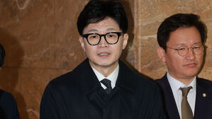 한동훈 "사퇴 요구 거절&hellip;제 임기는 총선 이후까지"
