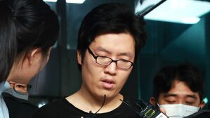 '등산로 성폭행&middot;살인' 최윤종, 2심도 무기징역