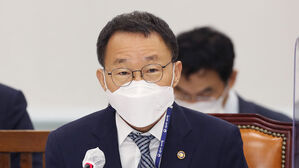 검찰, 김우호 전 청와대 비서관 소환&hellip;중진공 이사장 의혹 수사