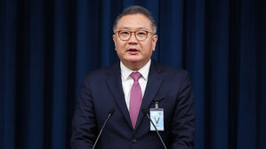 윤 대통령, 신설 과학기술수석에 박상욱 서울대 교수 임명