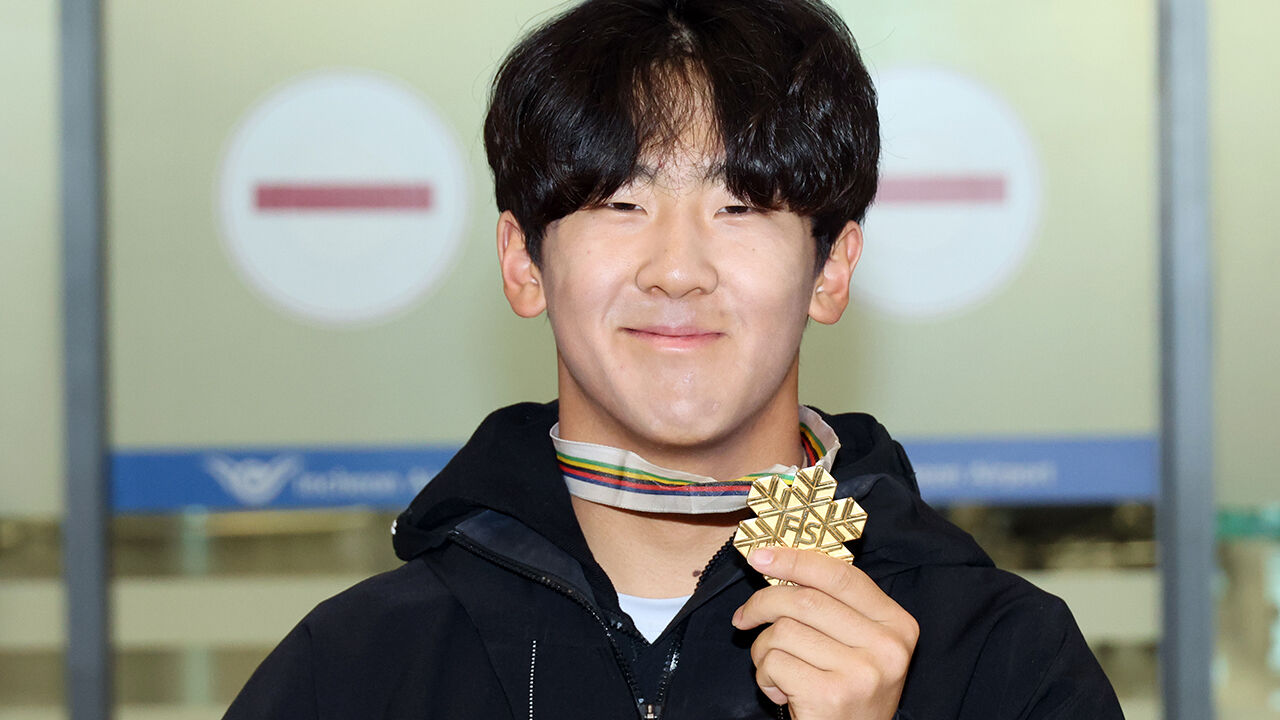 지난해 3월 세계선수권대회 우승 후 귀국할 때 이채운의 모습 (사진=연합뉴스)