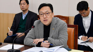 기재차관, 성수품 현장 점검&hellip;"사과 &middot; 배 가격 안정 주력"