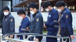 밀항하려다 붙잡힌 '영풍제지 주가 조작' 주범 구속영장 청구