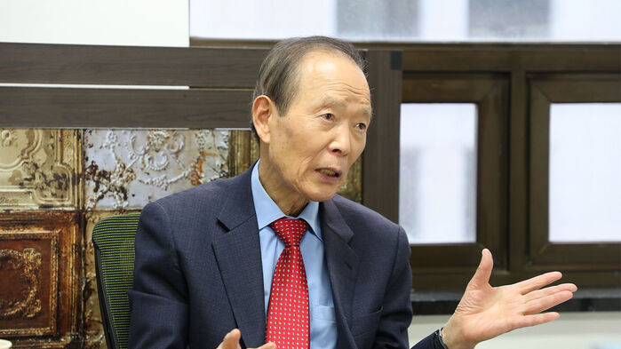 인터뷰 중인 장기표 대표 (사진=연합뉴스)