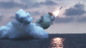 북, '핵잠수함' 진척 시사&hellip;합참 "비행시간 과장 가능성"