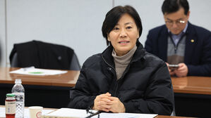 농식품 장관 "수직농장이 농업의 미래&hellip;활성화 방안 마련"