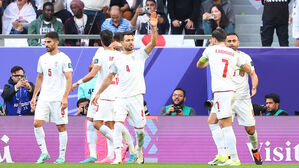 '우승 후보' 일본, 이란에 2대 1 역전패&hellip;4강행 실패