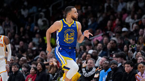 NBA 밀워키, 닥 리버스 감독 3경기 만에 데뷔승