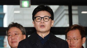 한동훈 "5천만 영향받는 선거제를 이재명 기분 맞춰 정한다니"