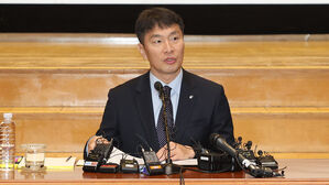 이복현 "홍콩 ELS 일괄 배상 없다&hellip;배상비율 0&sim;100% 가능"