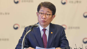 국토부 장관 "공사비 상승 불가피한 현실 인정&hellip;해법 찾겠다"