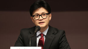 한동훈, '대권 도전' 질문에 "4&middot;10 이후 제 인생 꼬이지 않겠나"