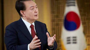 윤 대통령, '영부인 의혹'에 "매정하게 끊지 못한 게 아쉬워"