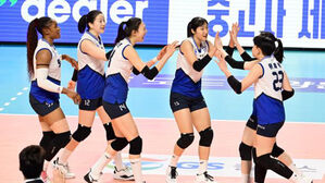 프로배구 1위 현대건설, GS칼텍스 완파&hellip;팀 블로킹 14개