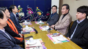 합당 선언 이후 개혁신당 첫 회동&hellip;이어진 탈당 행렬