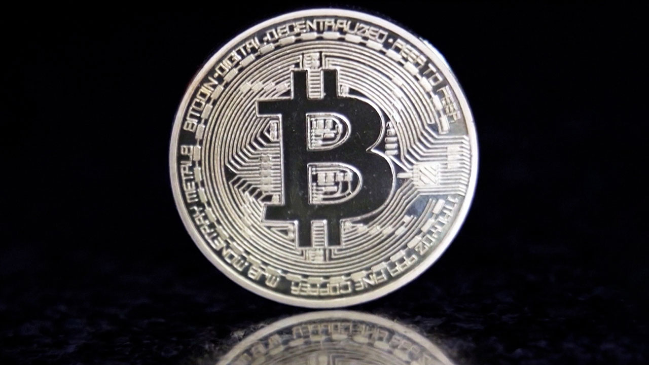 비트코인 급등 속 5만 7천 달러까지 터치…