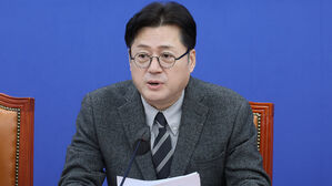 홍익표 "윤 대통령 &middot; 한동훈 포함 정치검사 일당이 정치권 청산 대상 1순위"