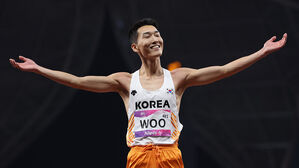 우상혁, 슬로바키아 높이뛰기 2ｍ32로 우승&hellip;2ｍ37 계속 도전