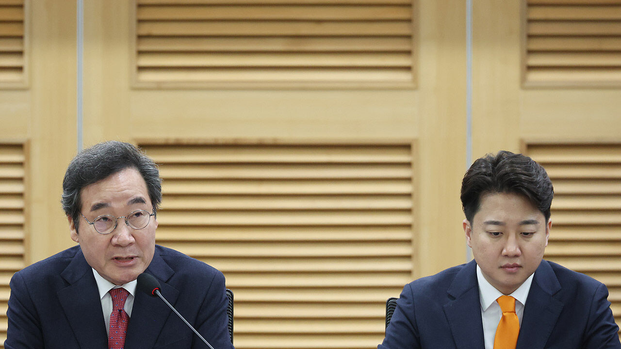 개혁신당 첫 최고위원회의에 참석한 이낙연, 이준석 공동대표 (사진=연합뉴스)