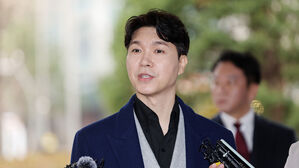 친형 재판 출석한 박수홍, 1심 무죄 부분에 "너무도 부당"